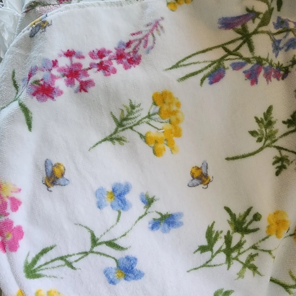 Deborah Connolly Absorbent Spring 2 Bath Towels Floral Home Gift Idea